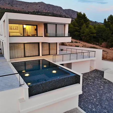 Luxury Villa White With Infinity Pool, Croatia * Podstrana