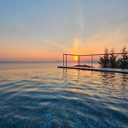 Luxury Villa White With Infinity Pool, Croatia