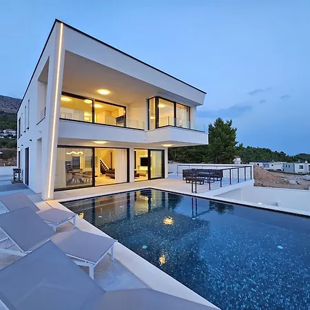 Luxury Villa White With Infinity Pool, Croatia