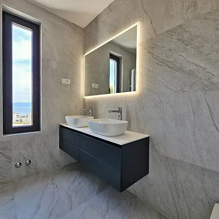 Vila Luxury White With Infinity Pool, Croatia