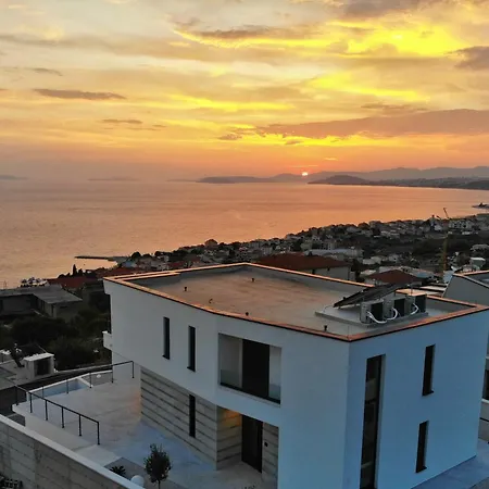 Villa Luxury Villa White With Infinity Pool, Croatia *