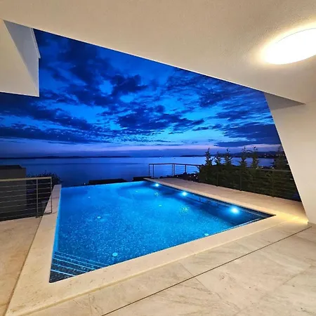 Luxury White With Infinity Pool, Croatia Vila *